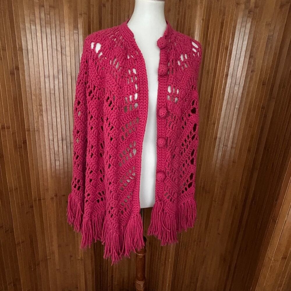 Vintage 70s Crochet Poncho Cardigan Raspberry Pink Fringe - Picture 6 of 6